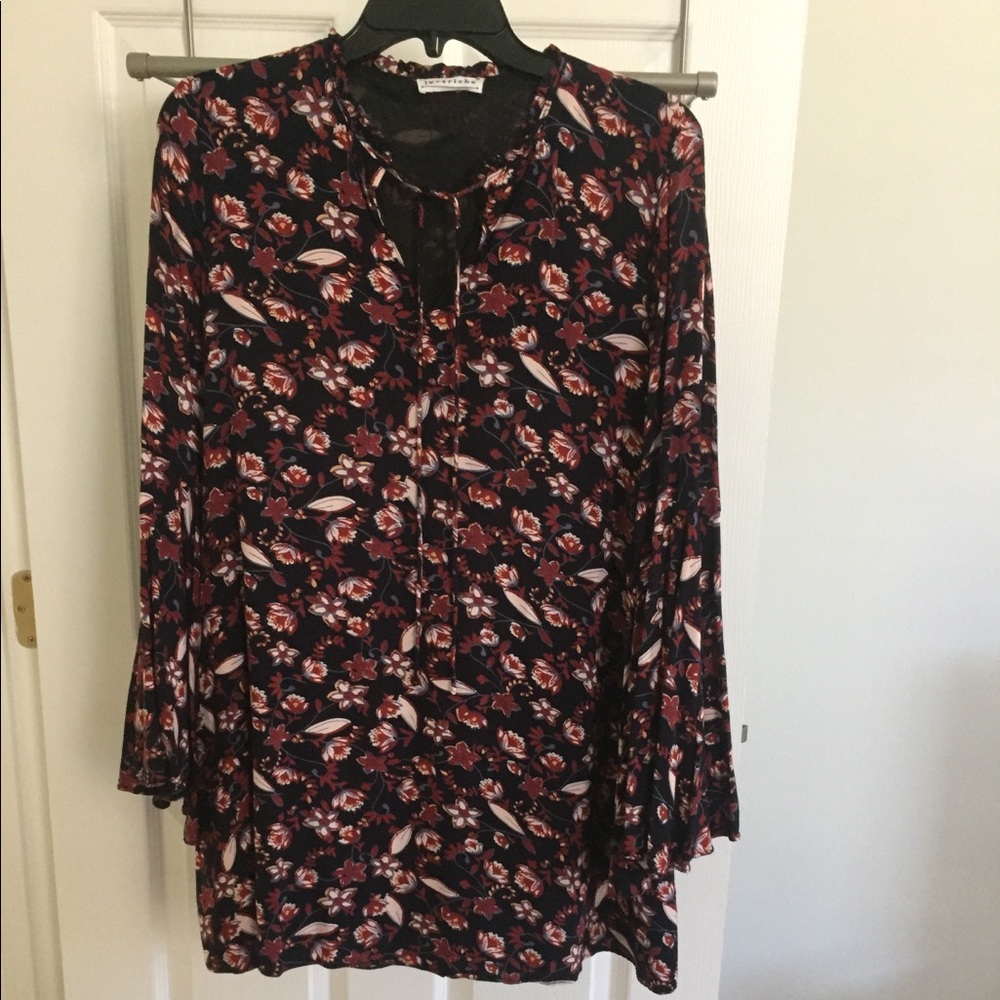 Shift Dress with Flared Sleeves and tie-front